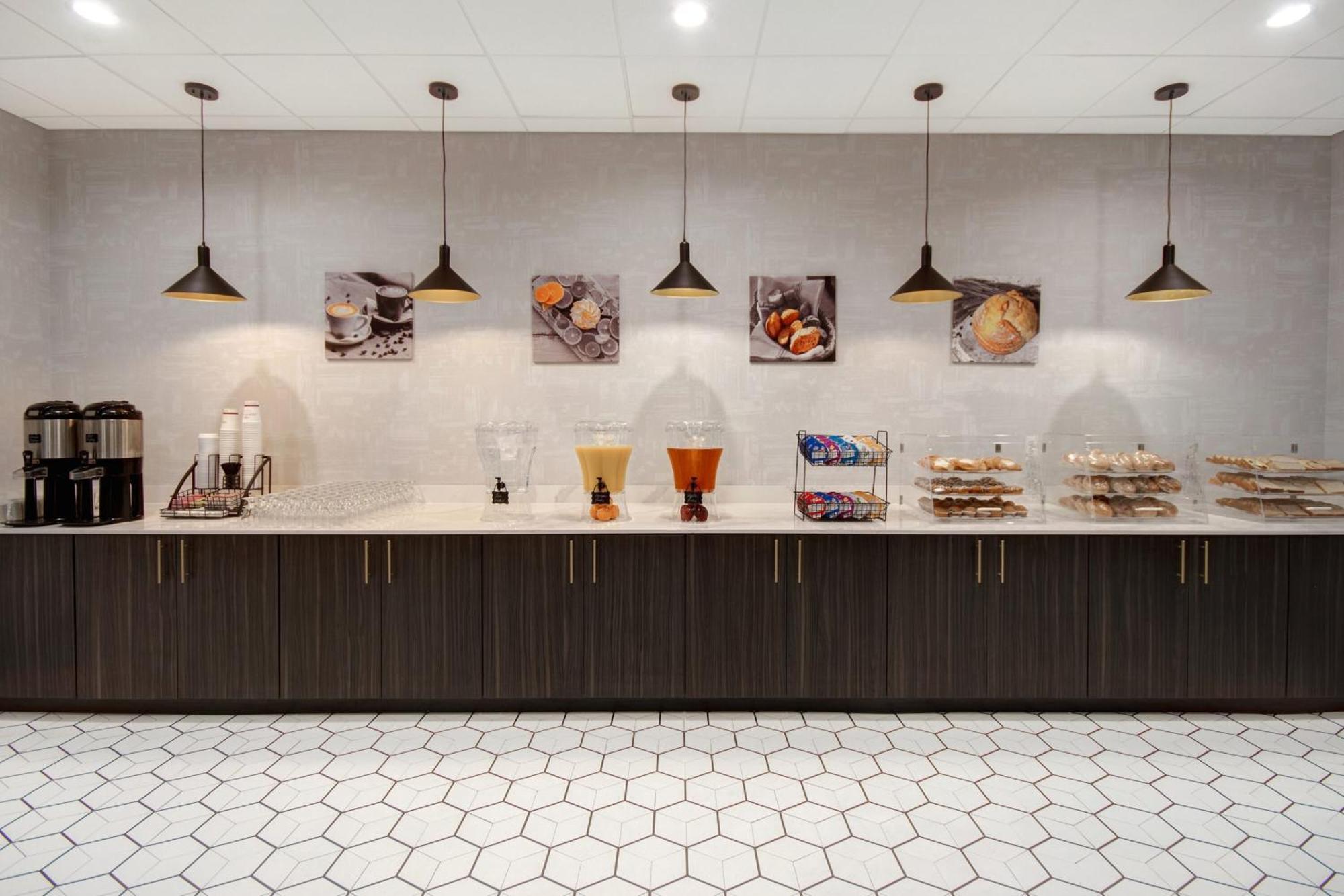 Hotel Crowne Plaza Auburn Hills By Ihg Exterior foto