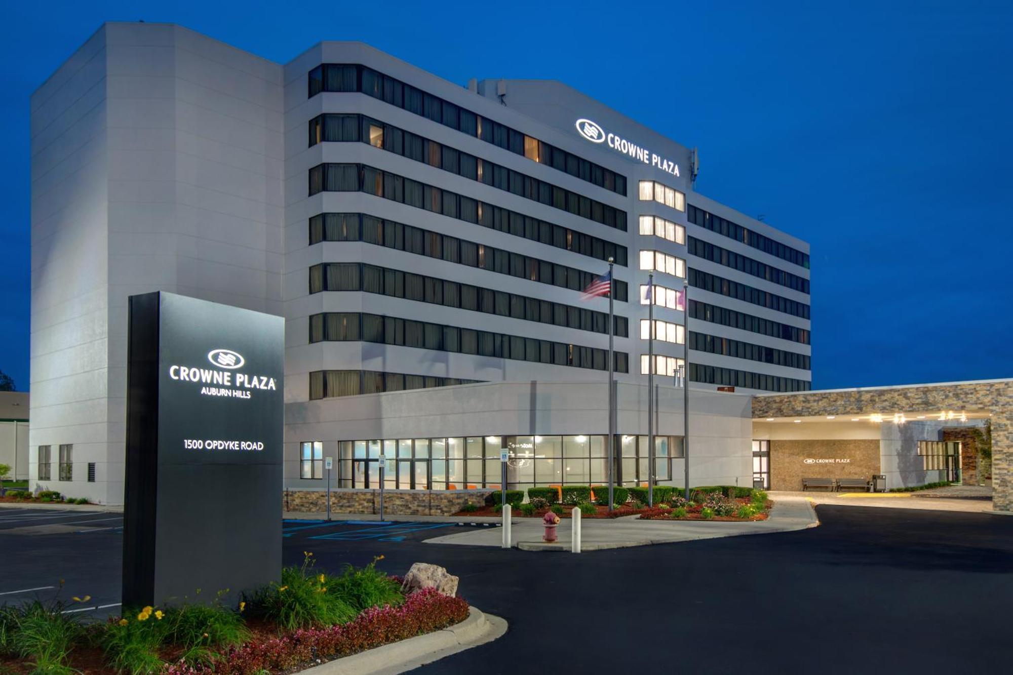 Hotel Crowne Plaza Auburn Hills By Ihg Exterior foto