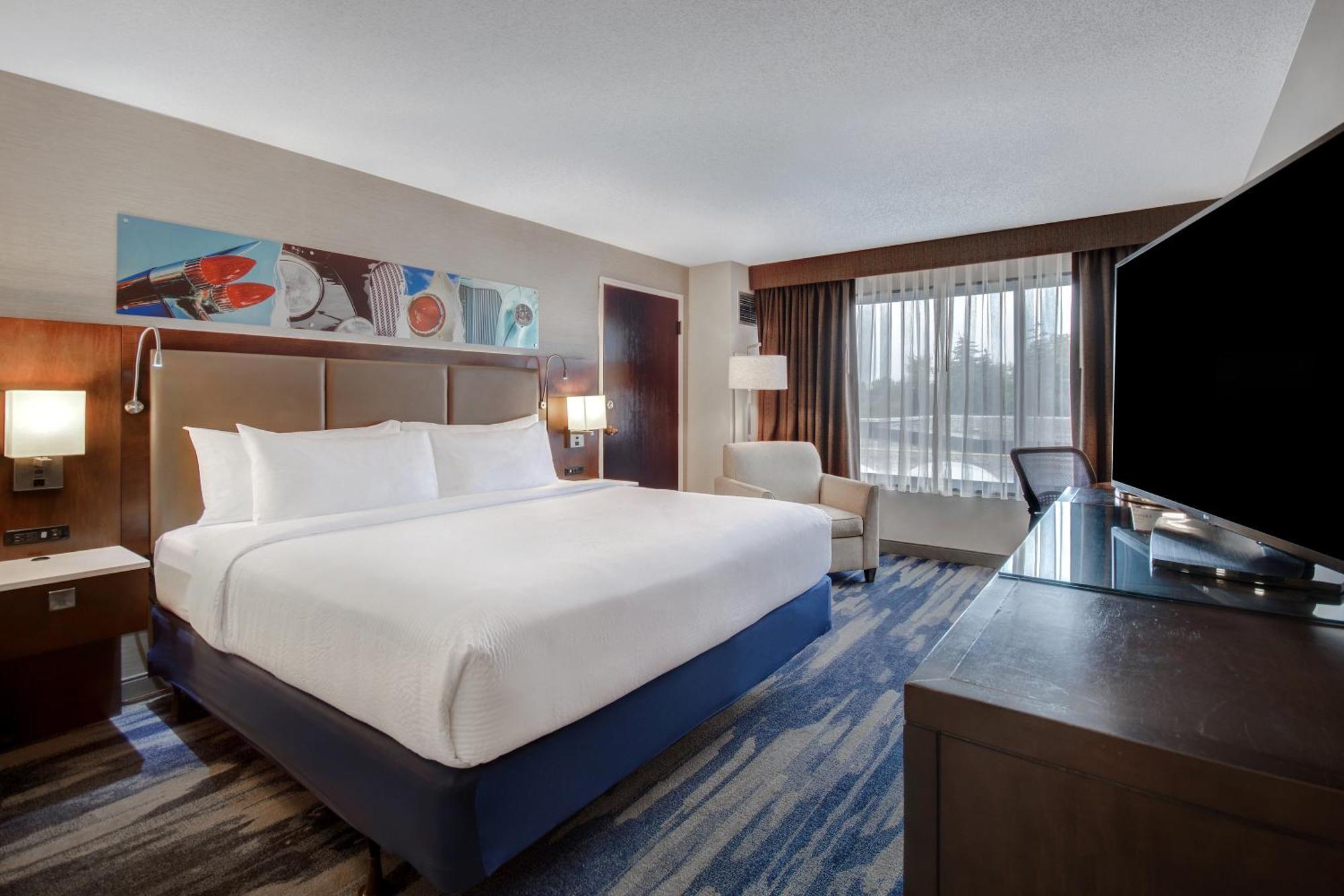 Hotel Crowne Plaza Auburn Hills By Ihg Exterior foto