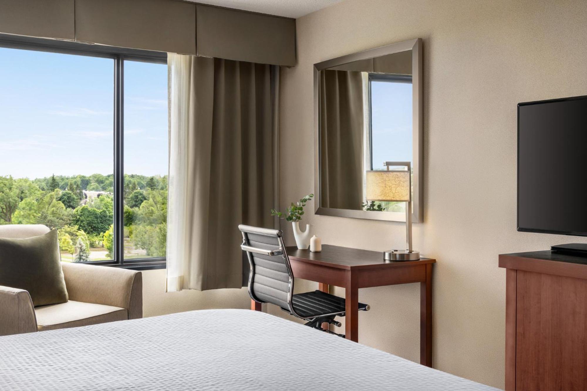 Hotel Crowne Plaza Auburn Hills By Ihg Exterior foto