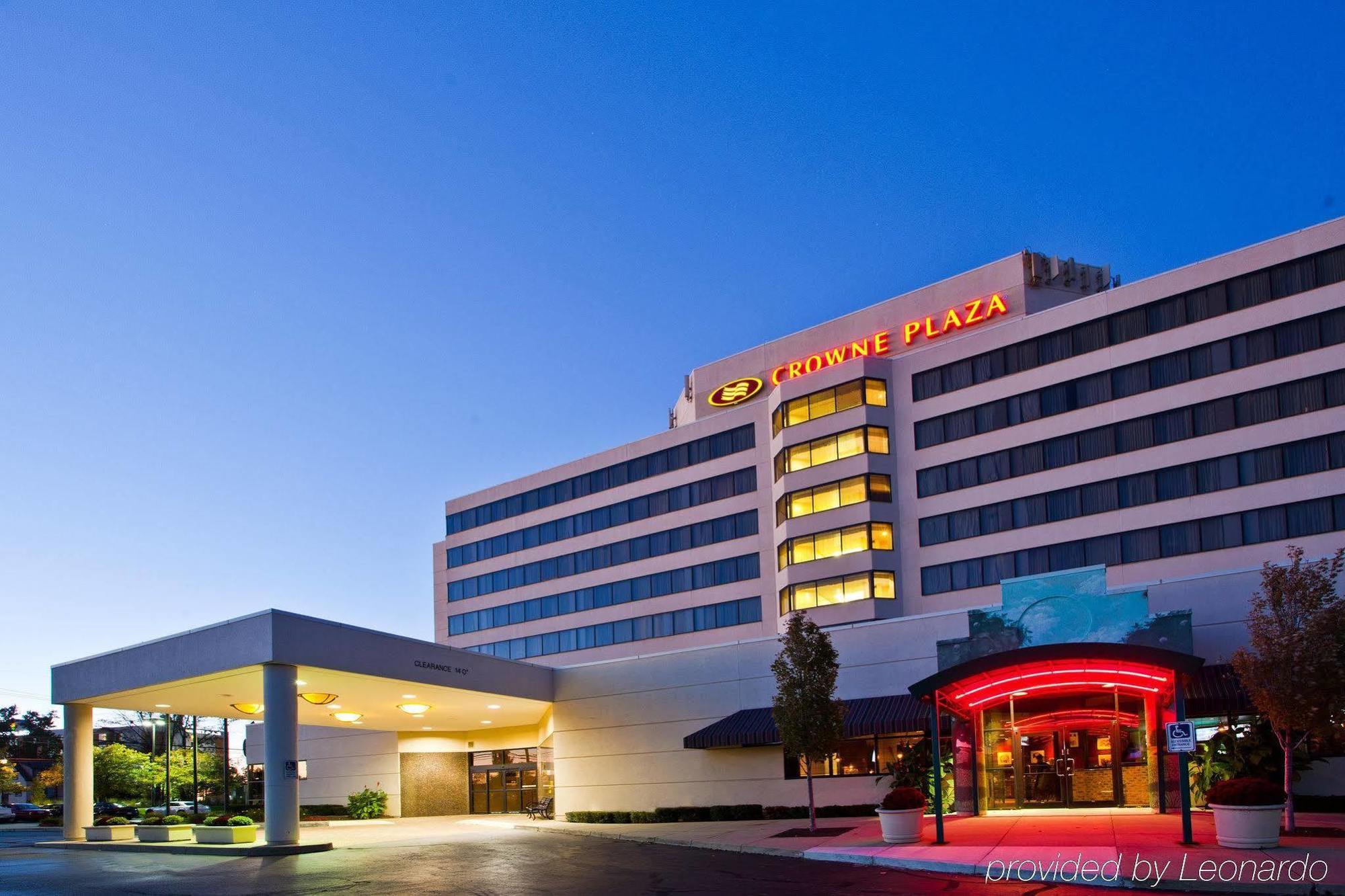 Hotel Crowne Plaza Auburn Hills By Ihg Exterior foto